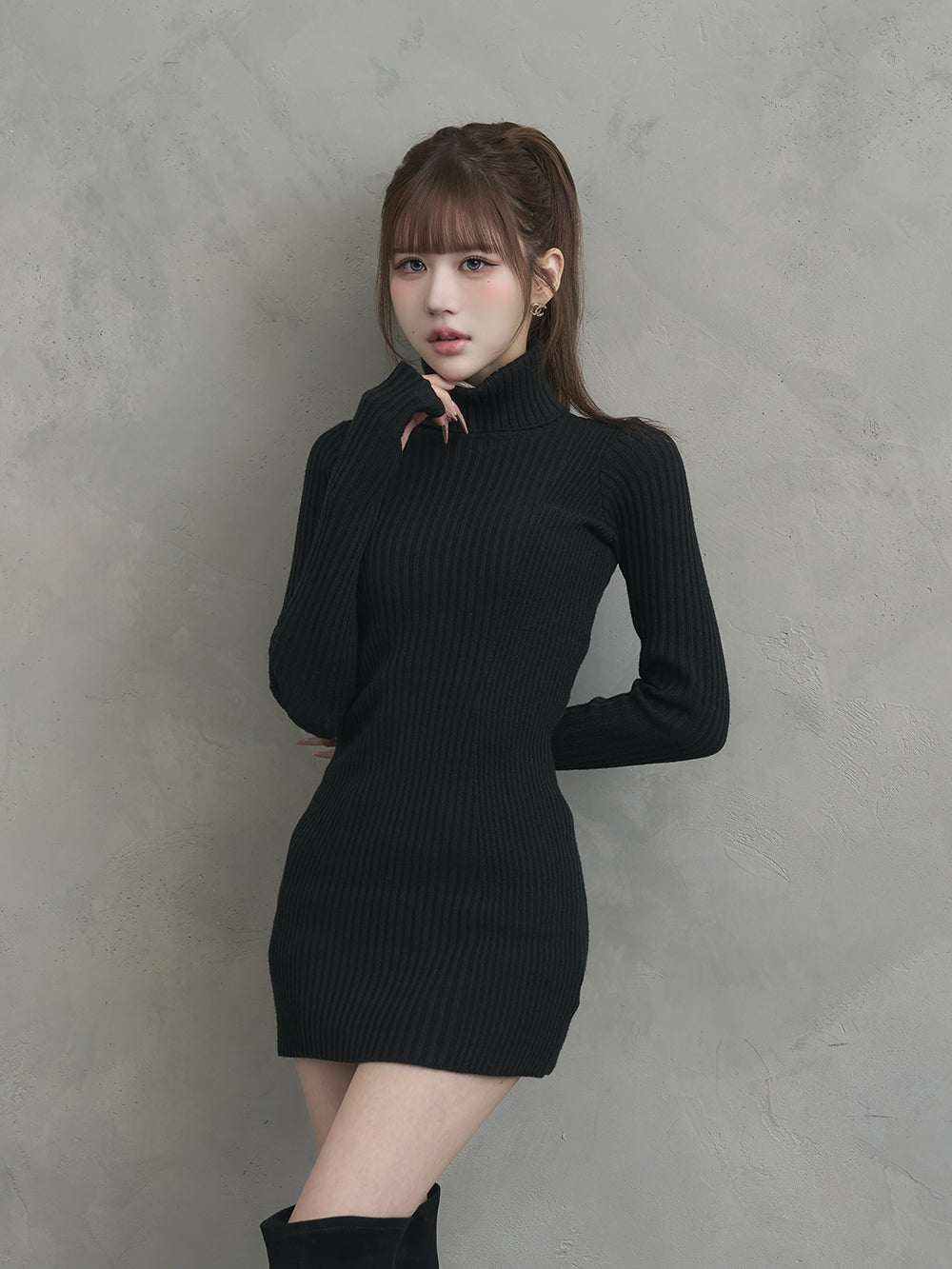 モデル：165cm（着用サイズ：FREE　着用カラー：BLK）