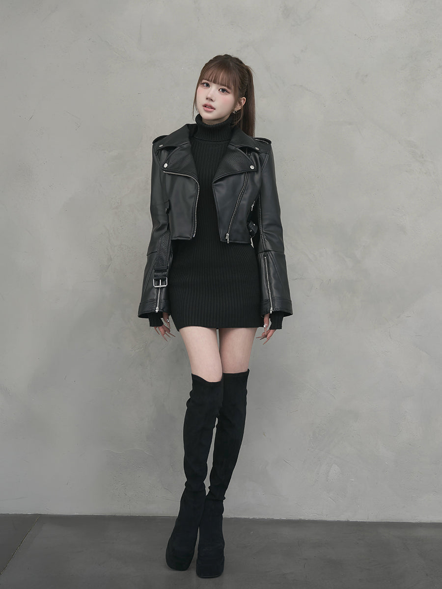 モデル：165cm（着用サイズ：FREE　着用カラー：BLK）