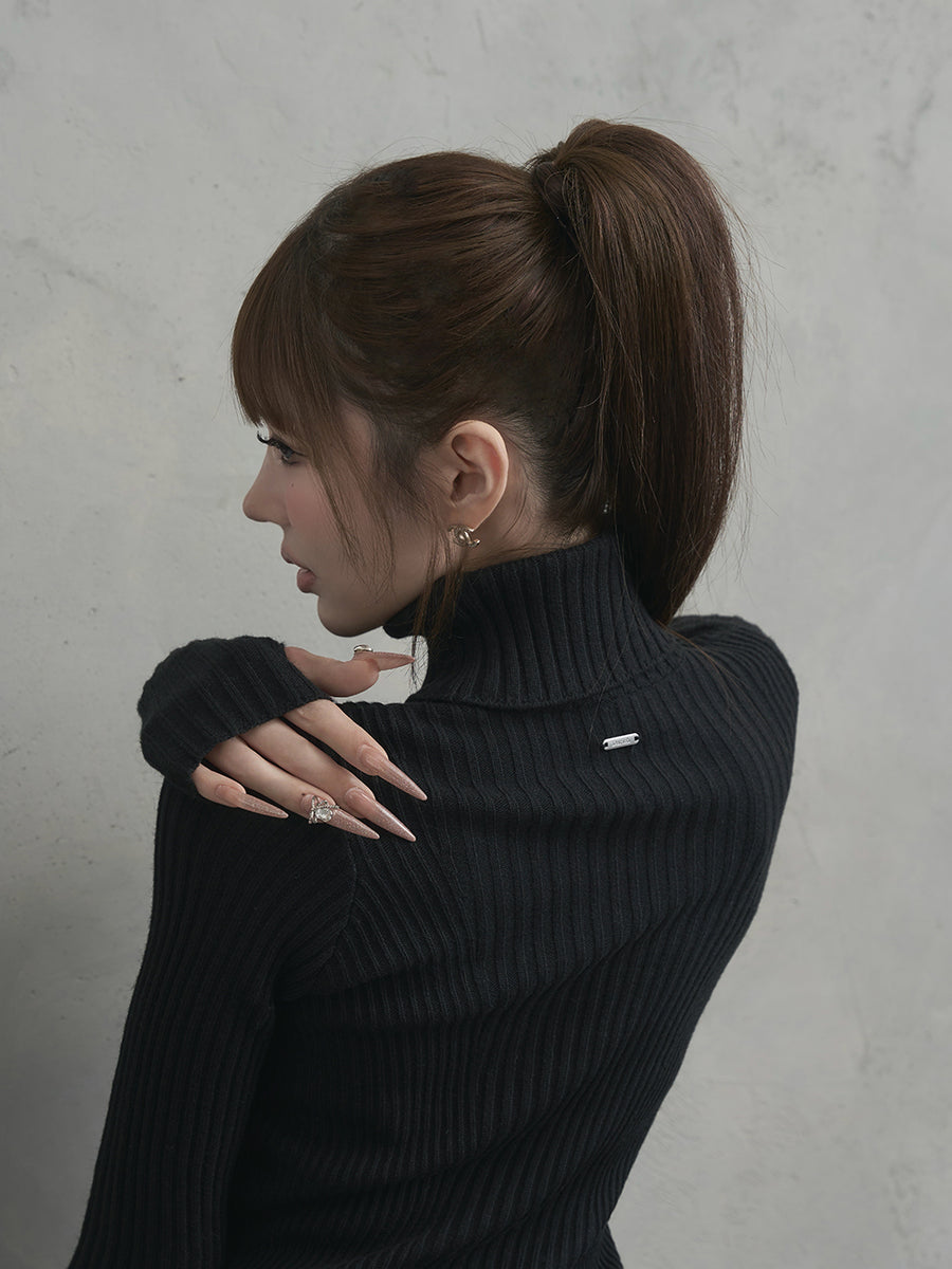 モデル：165cm（着用サイズ：FREE　着用カラー：BLK）