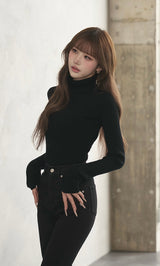 モデル：165cm（着用サイズ：FREE　着用カラー：BLK）