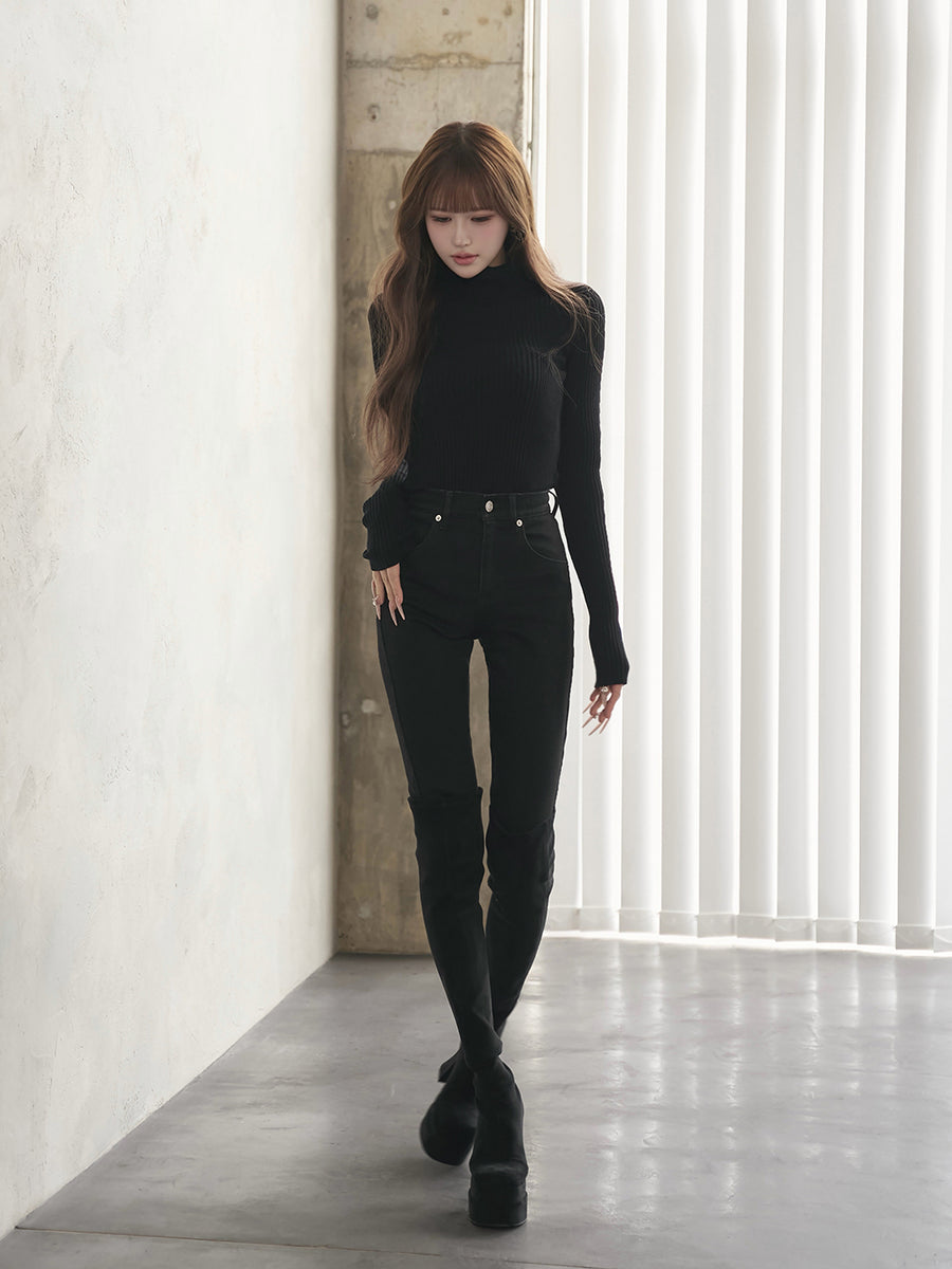 モデル：165cm（着用サイズ：FREE　着用カラー：BLK）