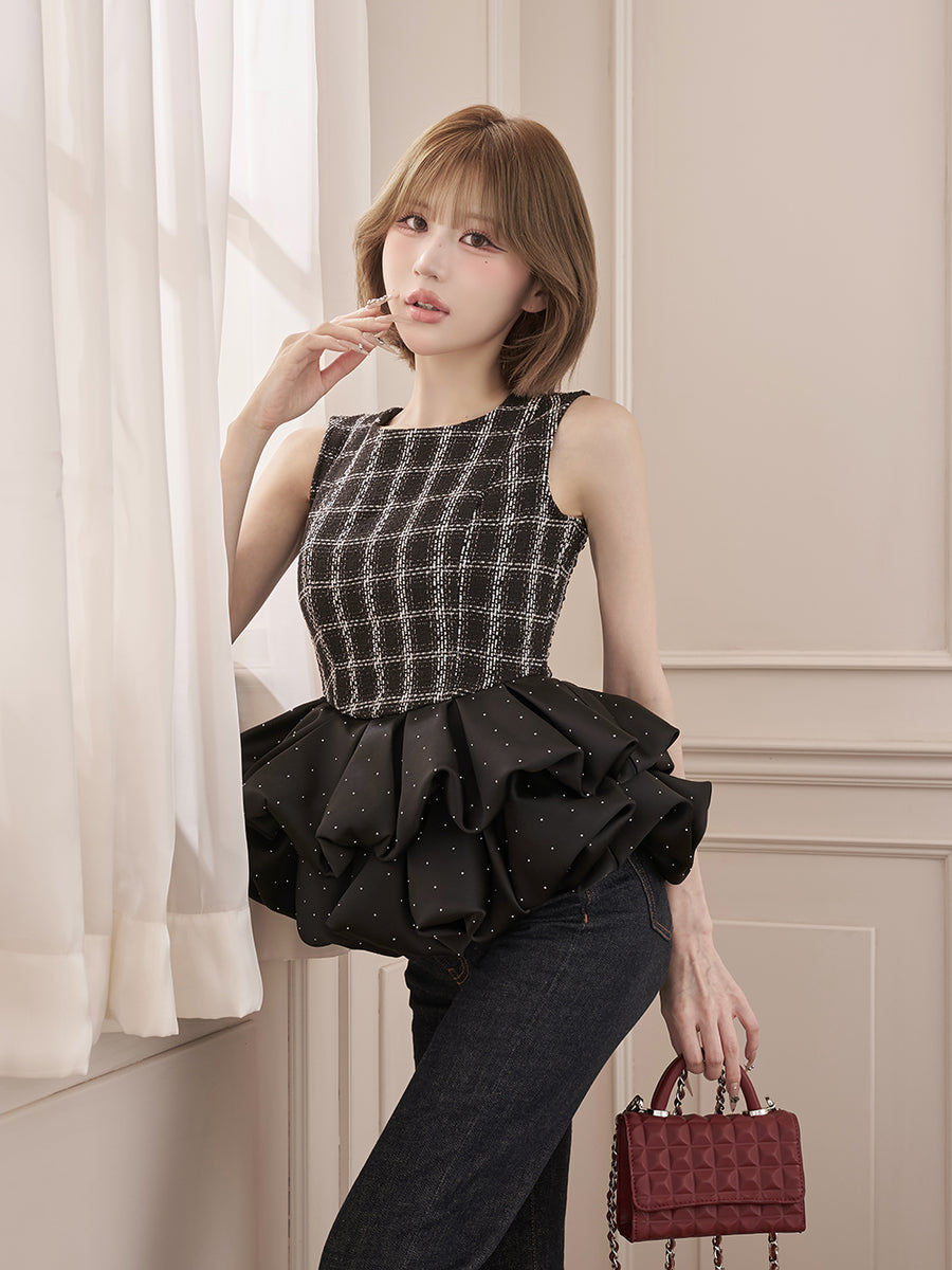 モデル：165cm（着用サイズ：FREE　着用カラー：BLK）