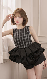 モデル：165cm（着用サイズ：FREE　着用カラー：BLK）