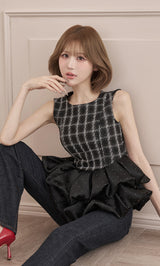モデル：165cm（着用サイズ：FREE　着用カラー：BLK）