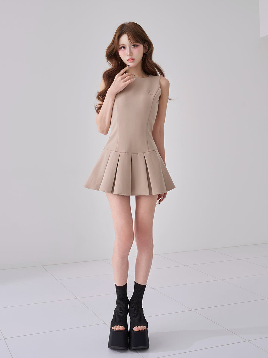 モデル：165cm（着用サイズ：FREE　着用カラー：BEG）