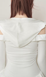モデル：165cm（着用サイズ：FREE　着用カラー：WHT）