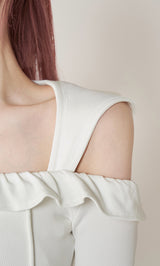モデル：165cm（着用サイズ：FREE　着用カラー：WHT）