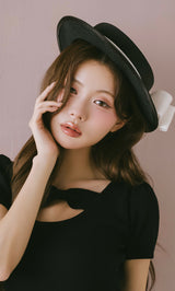 モデル：164cm（着用サイズ：FREE　着用カラー：BLK）