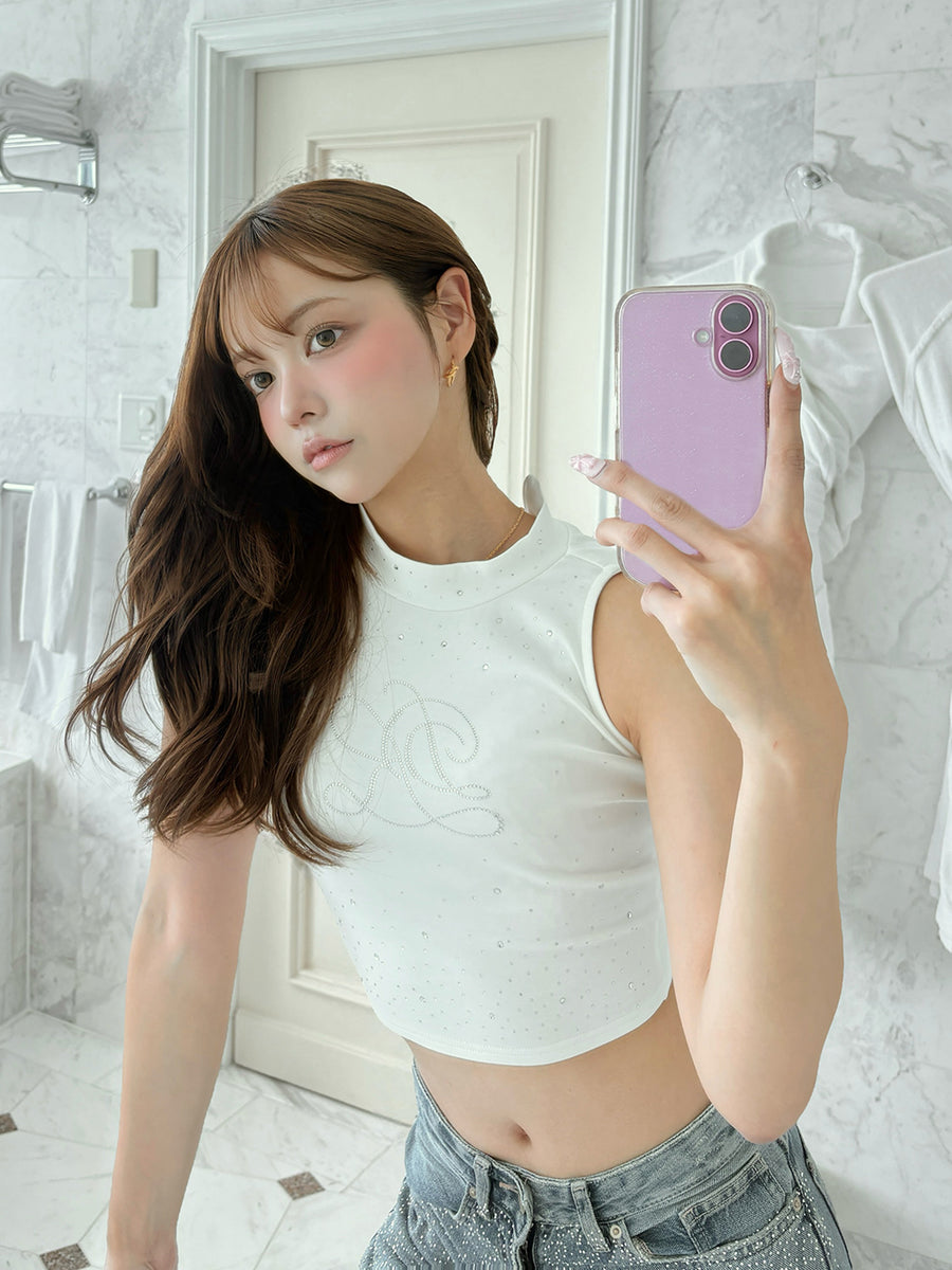 モデル：163cm（着用サイズ：FREE　着用カラー：WHT）