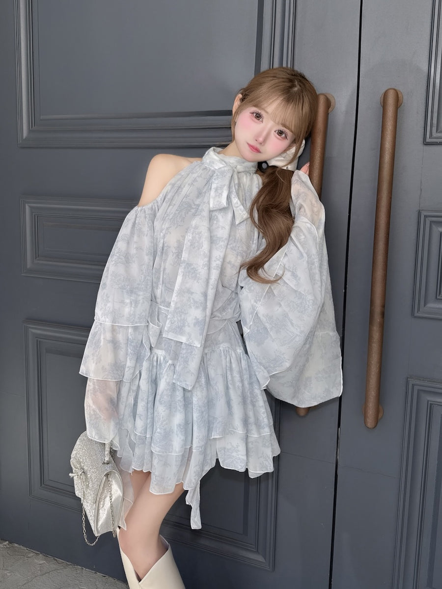 モデル：158cm（着用サイズ：FREE　着用カラー：SAX）