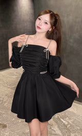 モデル：156cm（着用サイズ：FREE　着用カラー：BLK）