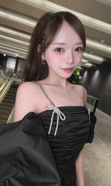 モデル：156cm（着用サイズ：FREE　着用カラー：BLK）
