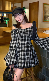 モデル：156cm（着用サイズ：FREE　着用カラー：BLK）