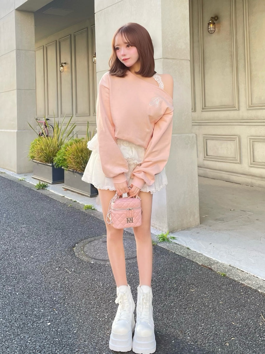 モデル：156cm（着用サイズ：FREE　着用カラー：WHT）