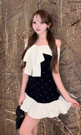 モデル：156cm（着用サイズ：FREE　着用カラー：BLK）