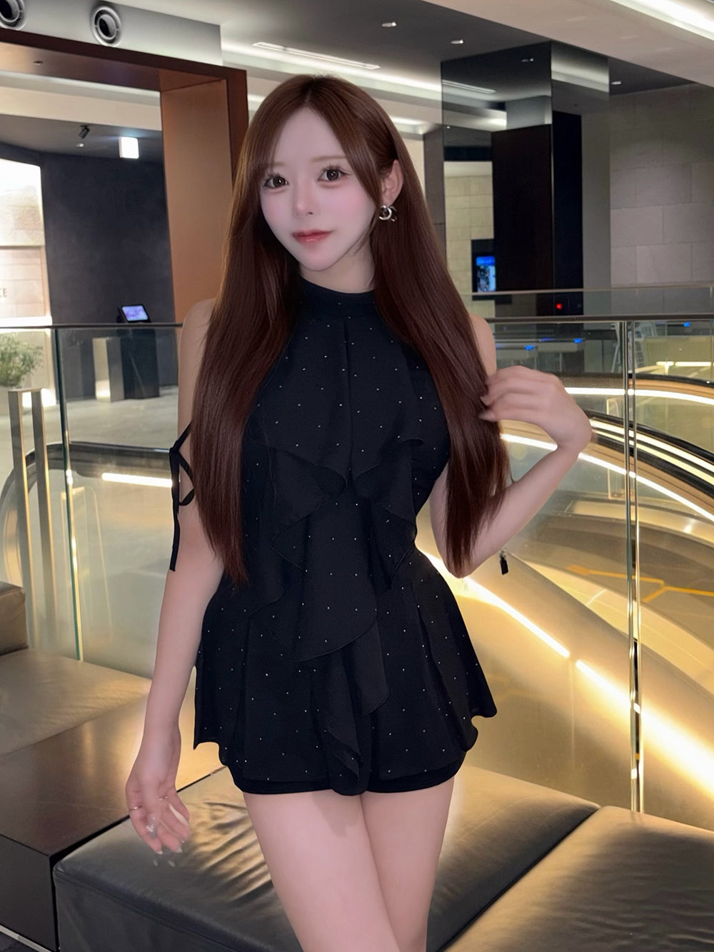 モデル：156cm（着用サイズ：FREE　着用カラー：BLK）