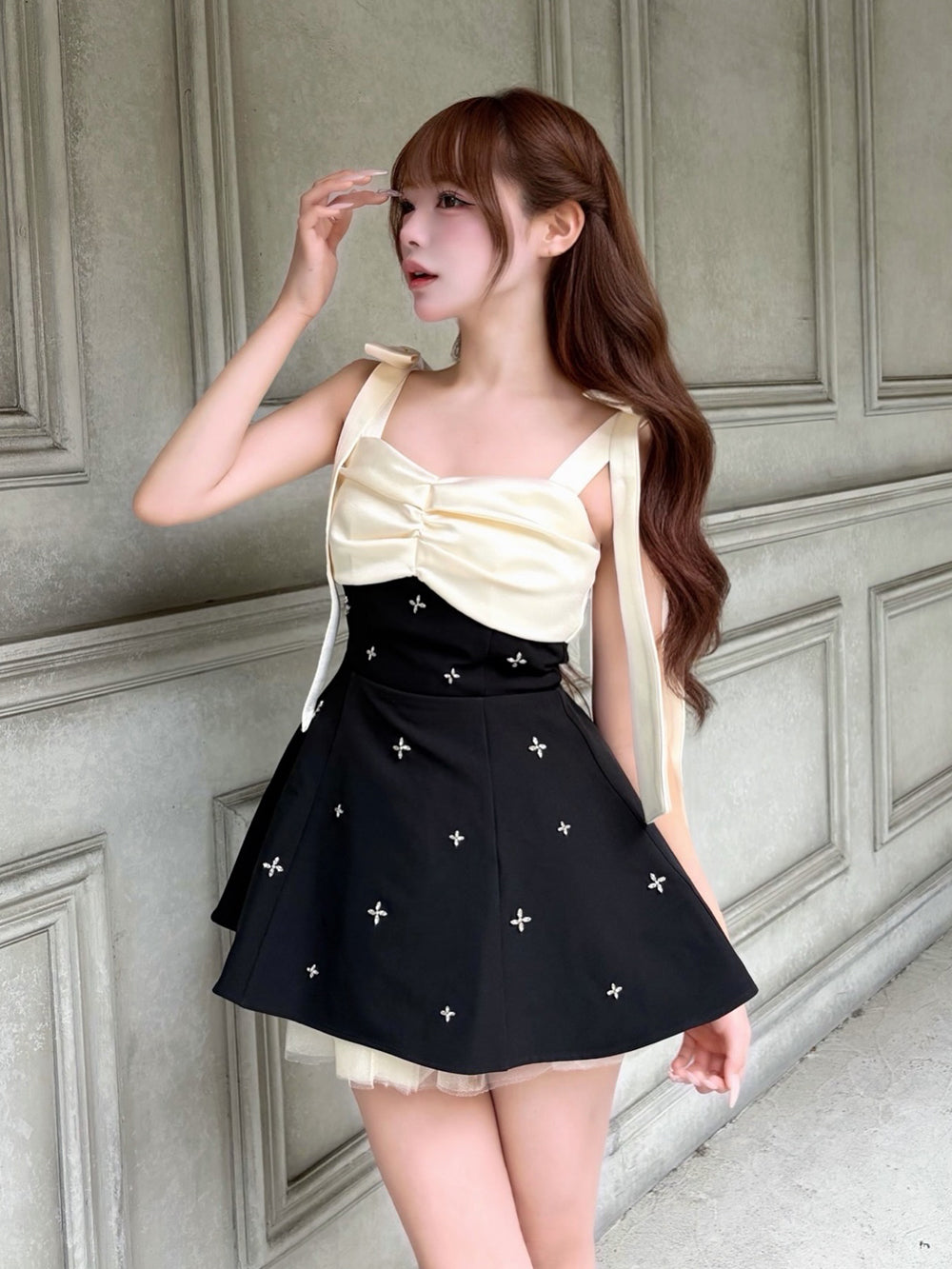モデル：156cm（着用サイズ：FREE　着用カラー：BLK）