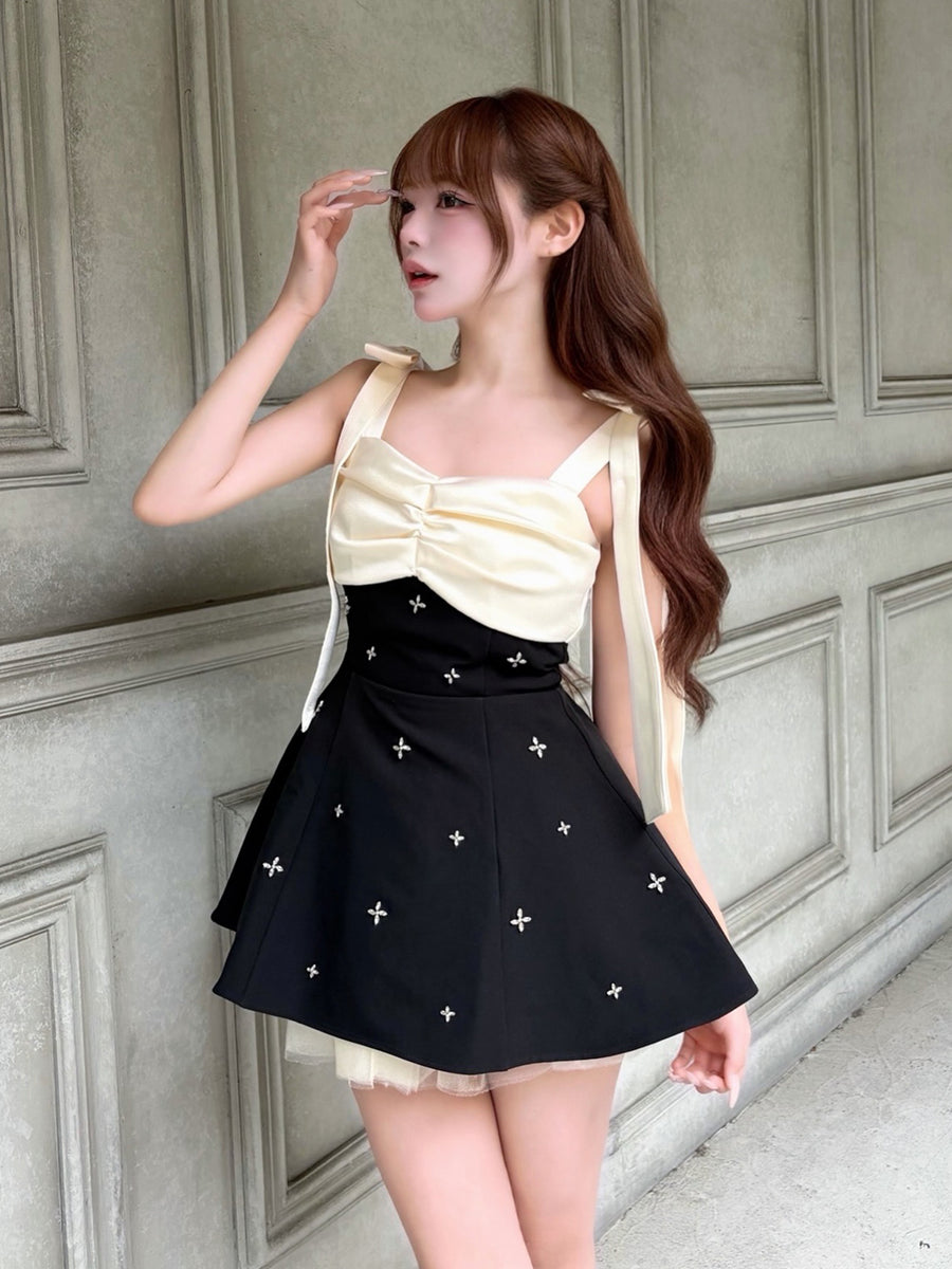 モデル：156cm（着用サイズ：FREE　着用カラー：BLK）