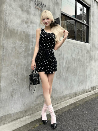 モデル：165cm（着用サイズ：FREE　着用カラー：BLK）