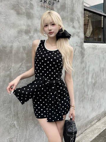 モデル：165cm（着用サイズ：FREE　着用カラー：BLK）