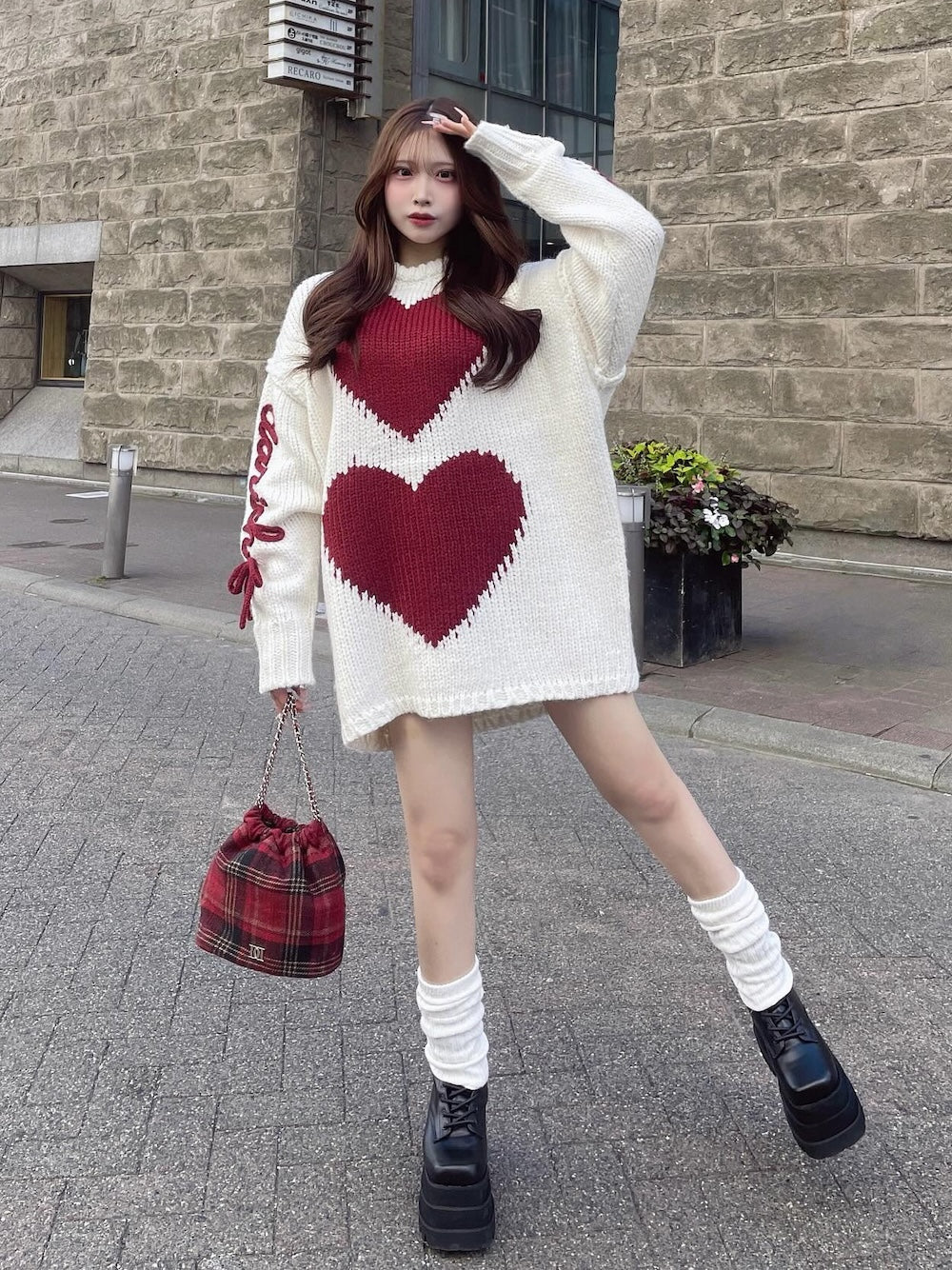 モデル：150cm（着用サイズ：FREE　着用カラー：IVO）