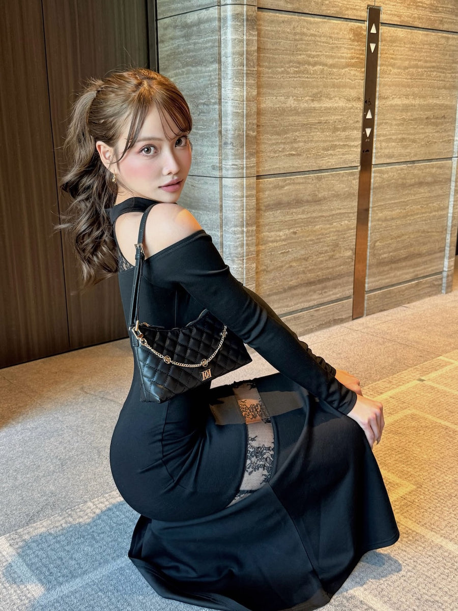 モデル：163cm（着用サイズ：FREE　着用カラー：BLK）