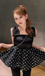 モデル：165cm（着用サイズ：FREE　着用カラー：BLK）