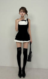 モデル：165cm（着用サイズ：FREE　着用カラー：BLK）