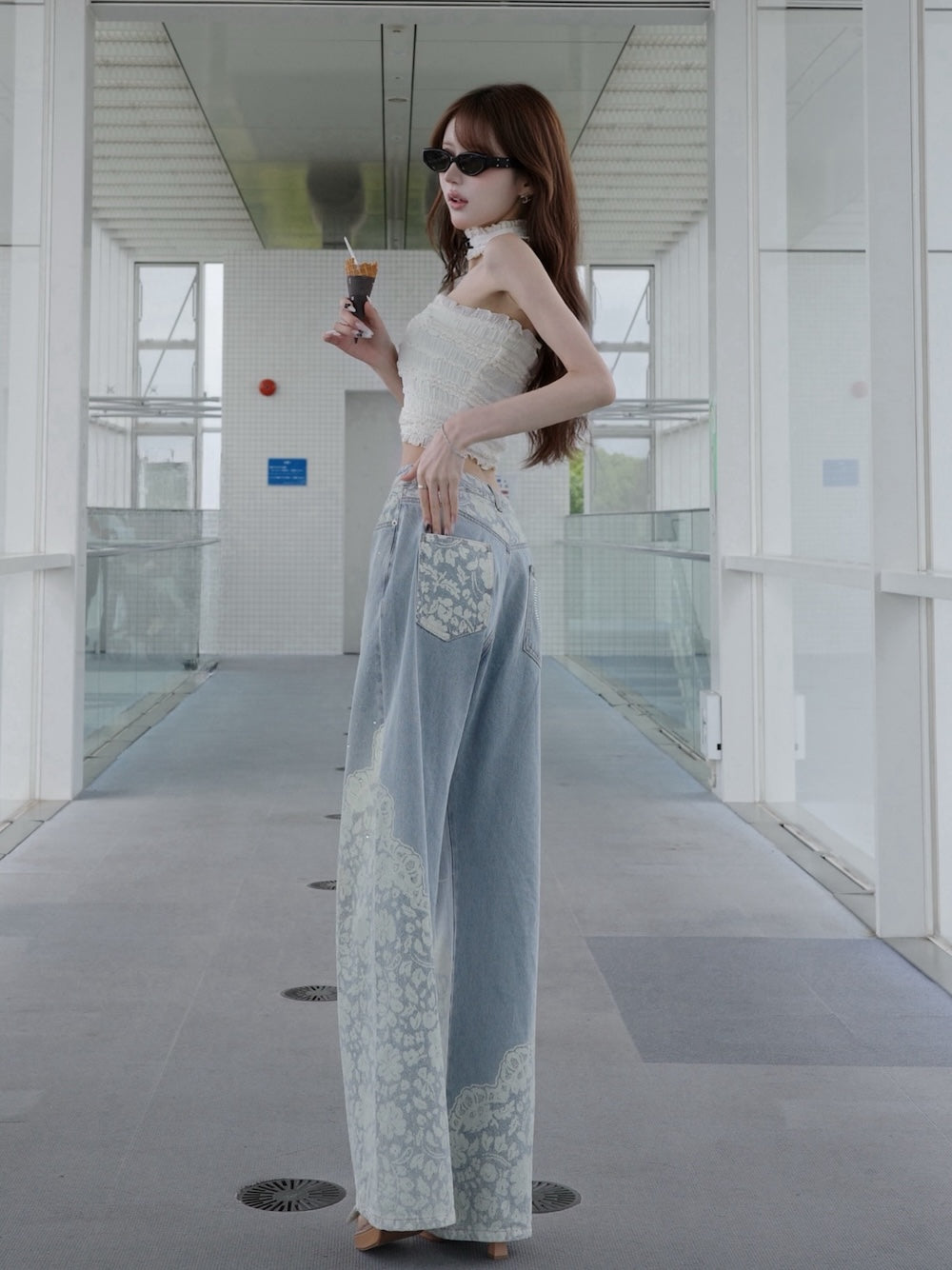 モデル：165cm（着用サイズ：S 着用カラー：I-BLU）