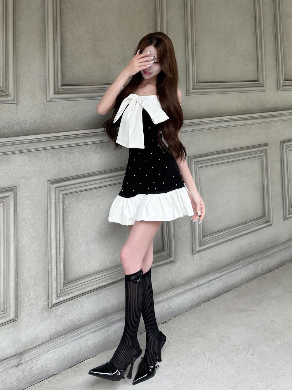 パールビジューオフショルフリルニットミニワンピース