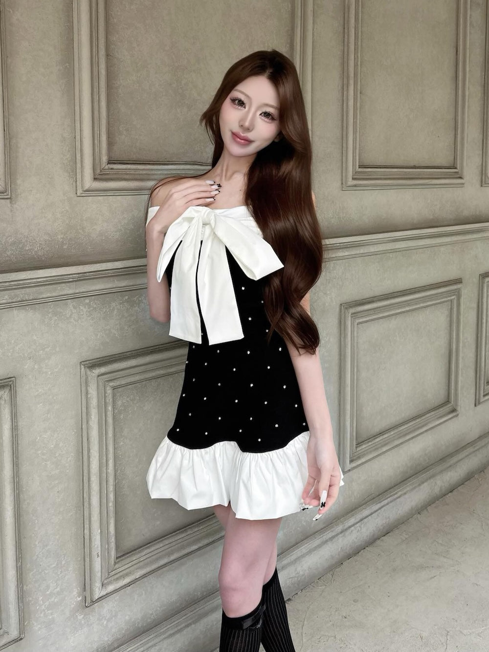 パールビジューオフショルフリルニットミニワンピース