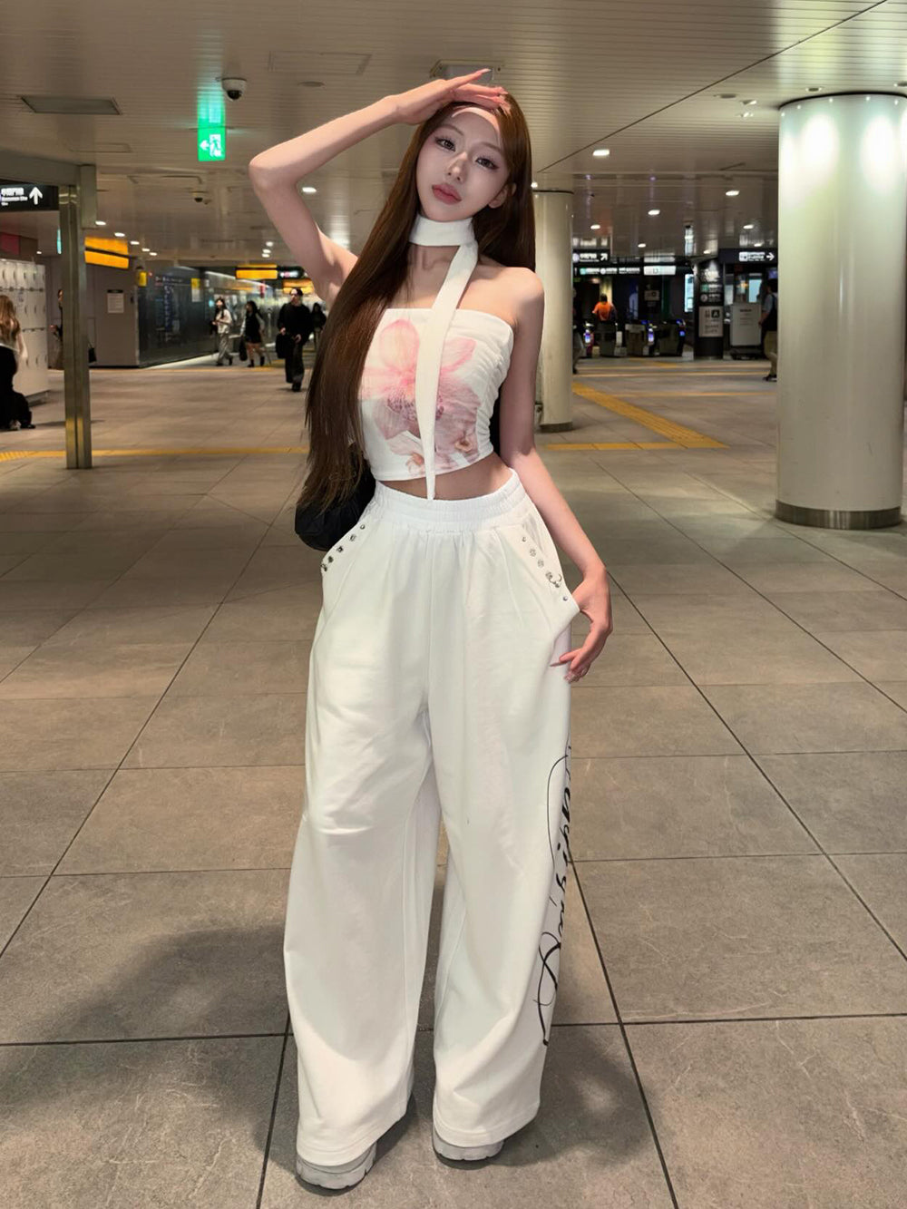 モデル：158cm（着用サイズ：FREE　着用カラー：WHT）