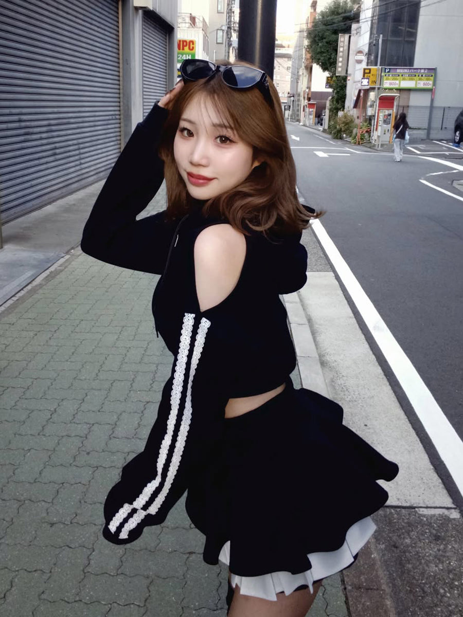 モデル：158cm（着用サイズ：FREE　着用カラー：BLK）