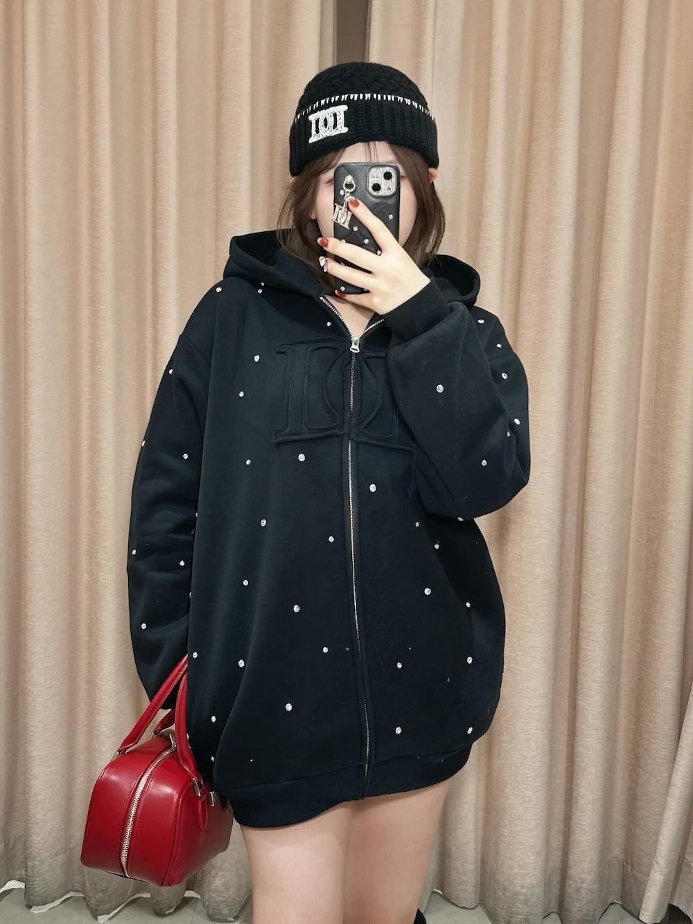 モデル：164cm（着用サイズ：FREE　着用カラー：BLK）