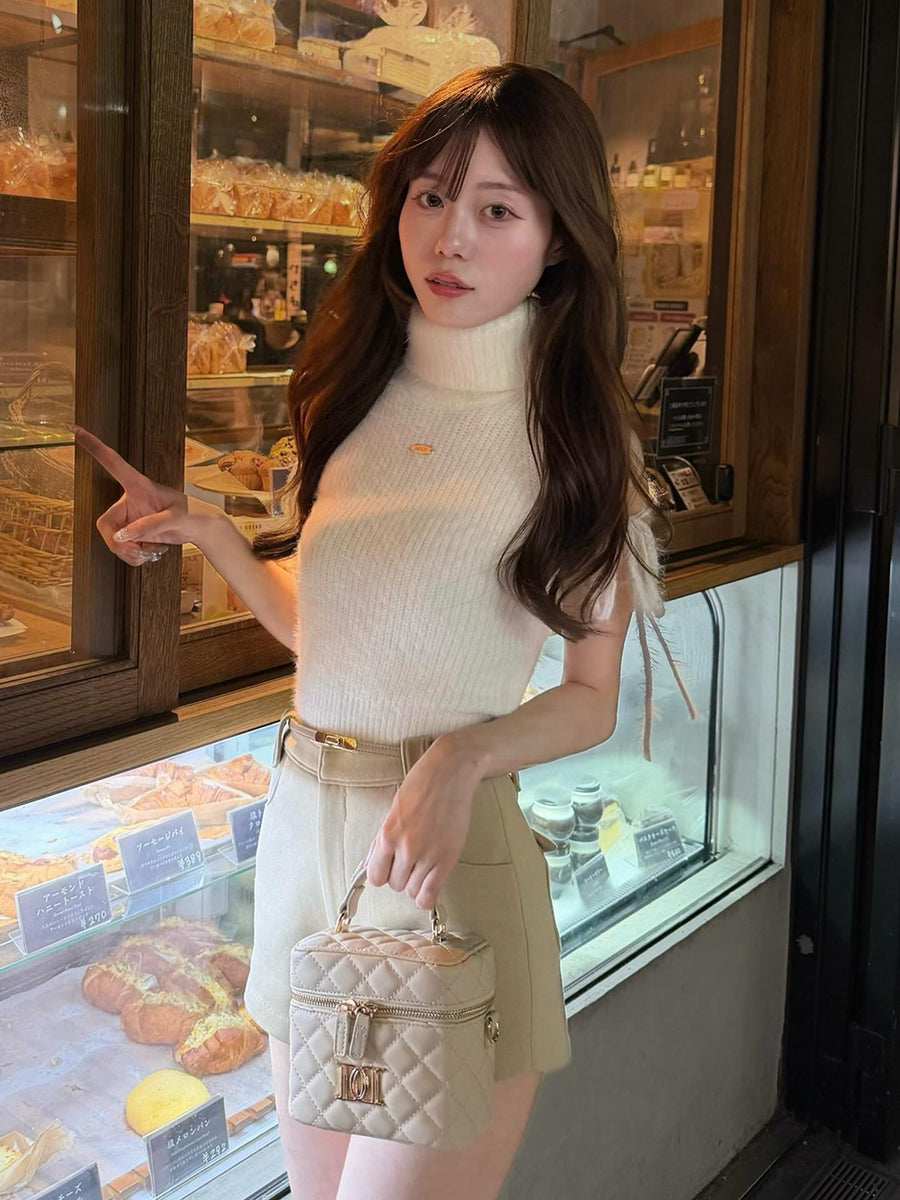 モデル：161cm（着用サイズ：FREE　着用カラー：IVO）