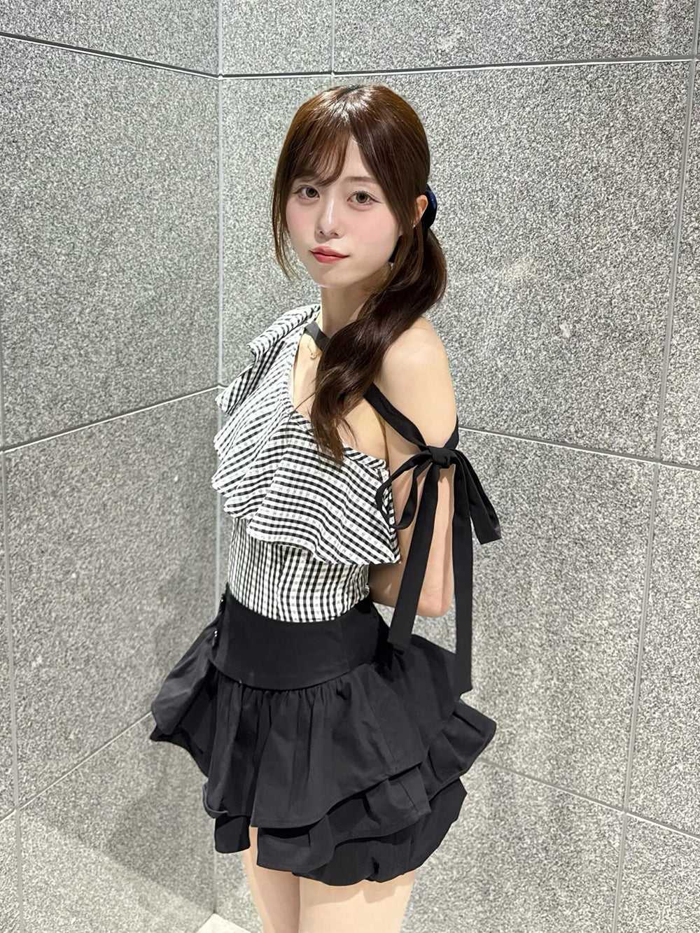 モデル：161cm（着用サイズ：FREE　着用カラー：BLK）