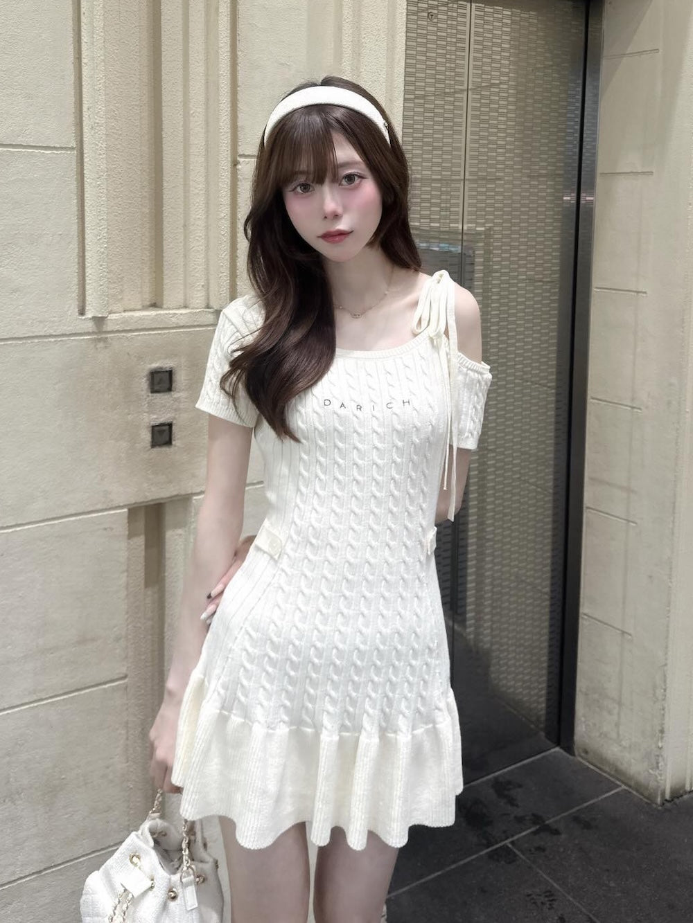 モデル：161cm（着用サイズ：FREE　着用カラー：IVO）