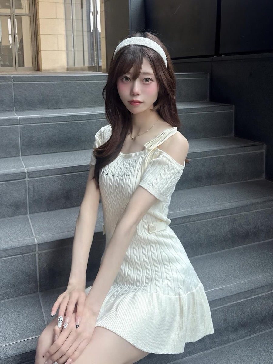 モデル：161cm（着用サイズ：FREE　着用カラー：IVO）