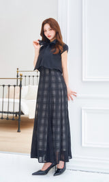 モデル：163cm（着用サイズ：FREE　着用カラー：BLK）