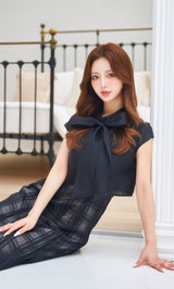 モデル：163cm（着用サイズ：FREE　着用カラー：BLK）