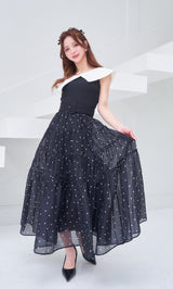 モデル：158cm（着用サイズ：FREE　着用カラー：BLK）