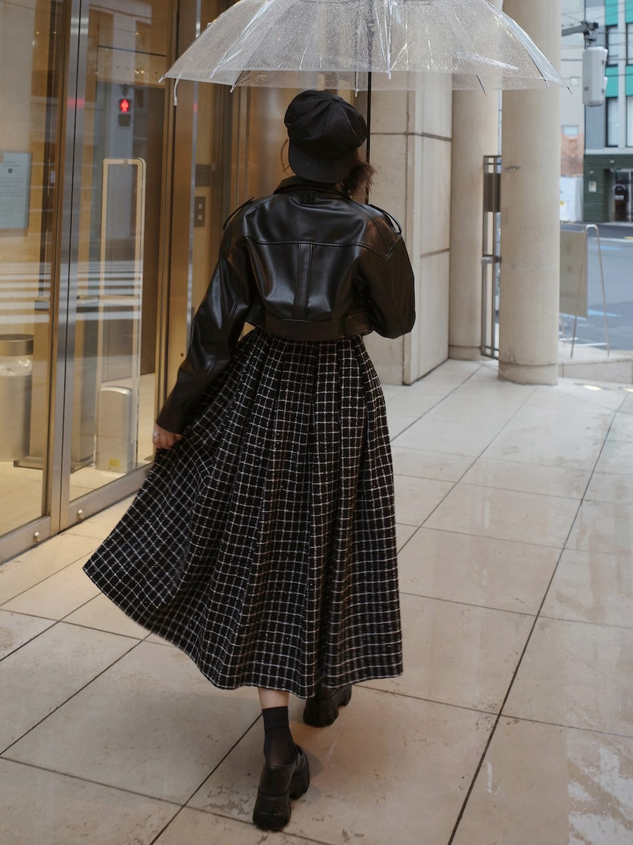 モデル：164cm（着用サイズ：FREE　着用カラー：BLK）