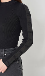 モデル：159cm（着用サイズ：FREE　着用カラー：BLK）