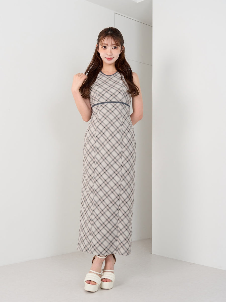 モデル：159cm（着用サイズ：FREE　着用カラー：GRY）