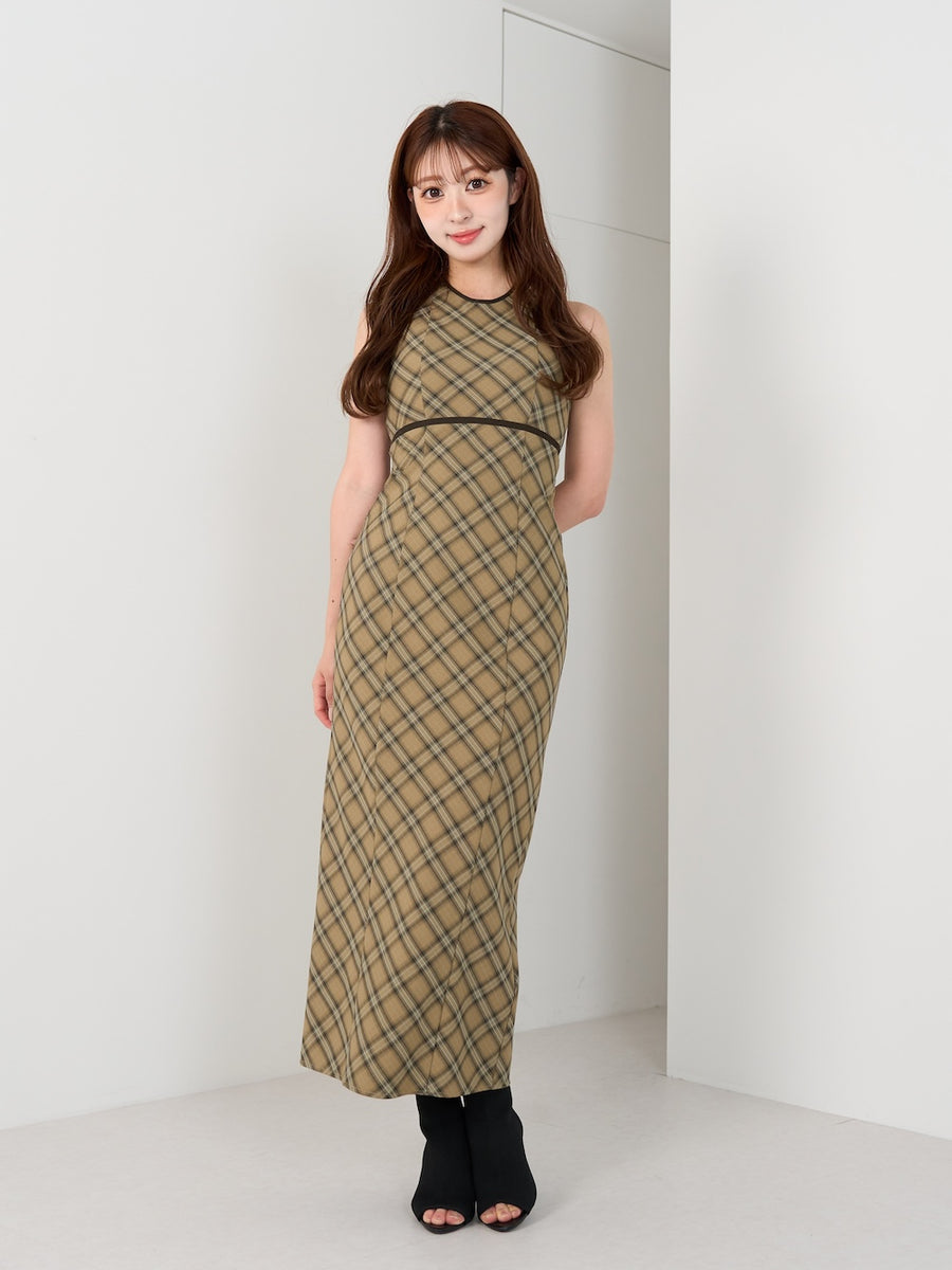 モデル：159cm（着用サイズ：FREE　着用カラー：BEG）