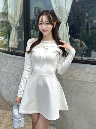 モデル：156cm（着用サイズ：FREE　着用カラー：WHT）