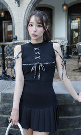 モデル：156cm（着用サイズ：FREE　着用カラー：BLK）