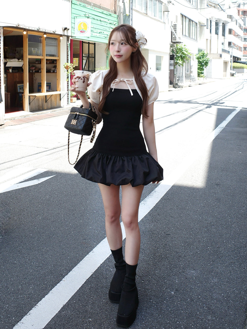 モデル：156cm（着用サイズ：FREE　着用カラー：BLK）