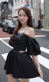 モデル：156cm（着用サイズ：FREE　着用カラー：BLK）