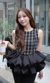 モデル：156cm（着用サイズ：FREE　着用カラー：BLK）